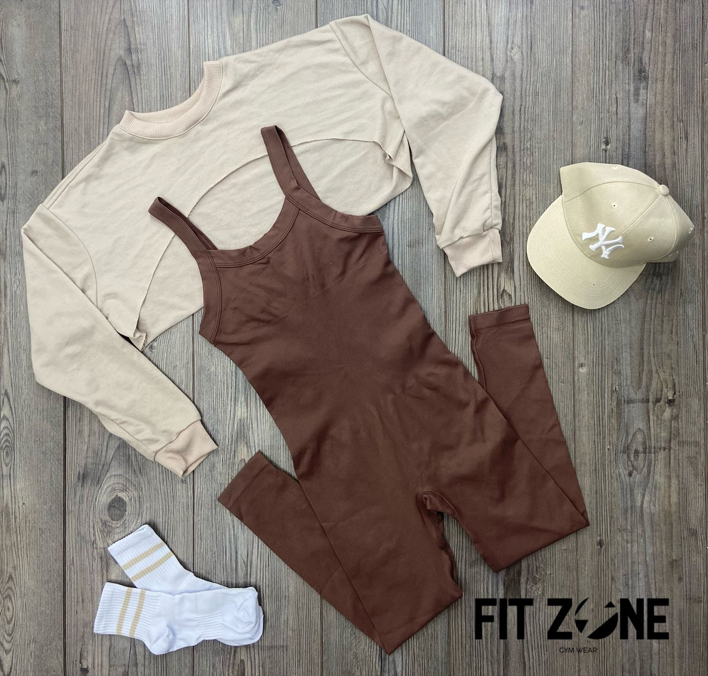 TOTAL LOOK ENTERIZO PALOMA Y MANGUITO