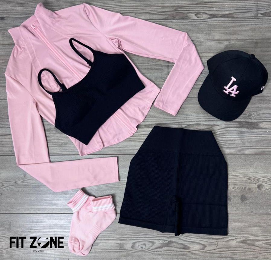 TOTAL LOOK SHORT, TOP Y CHAQUETA