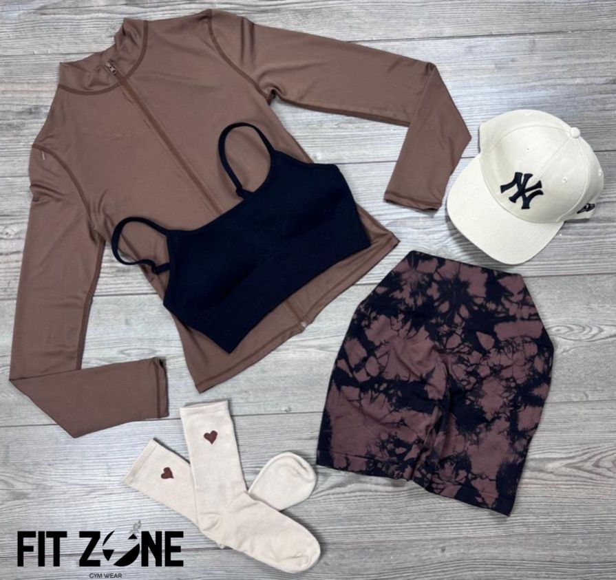TOTAL LOOK SHORT, TOP Y CHAQUETA