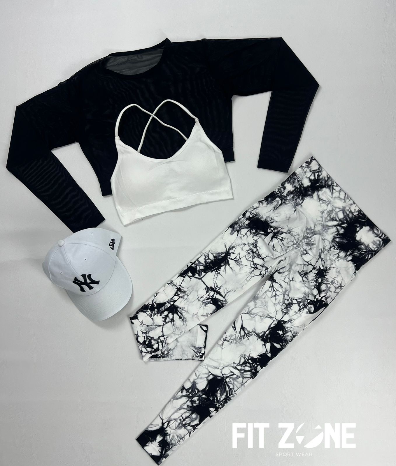 TOTAL LOOK LEGGING, TOP Y BUZO MALLA