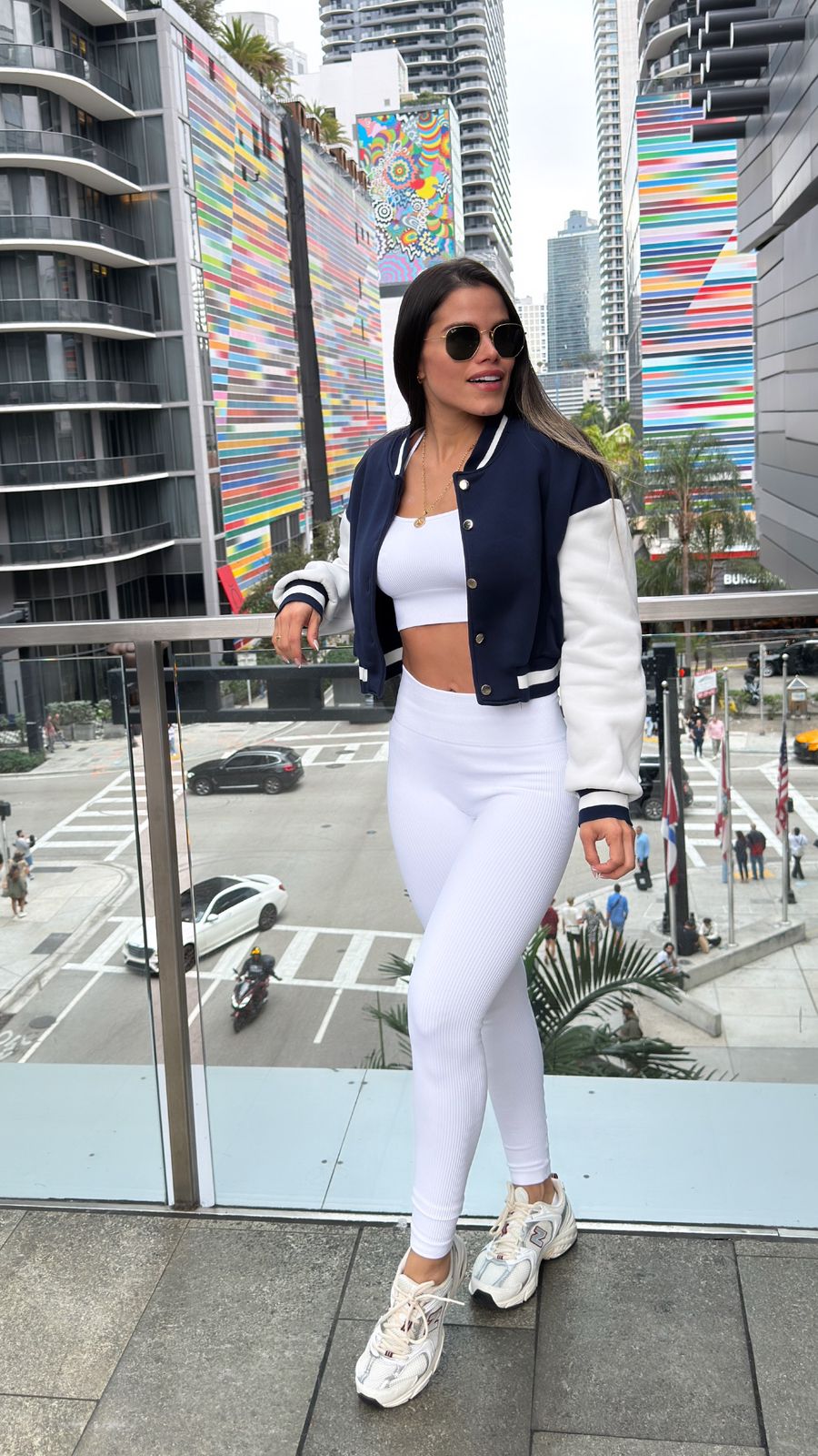 TOTAL LOOK SET+MANGUITO/BUZO URBAN