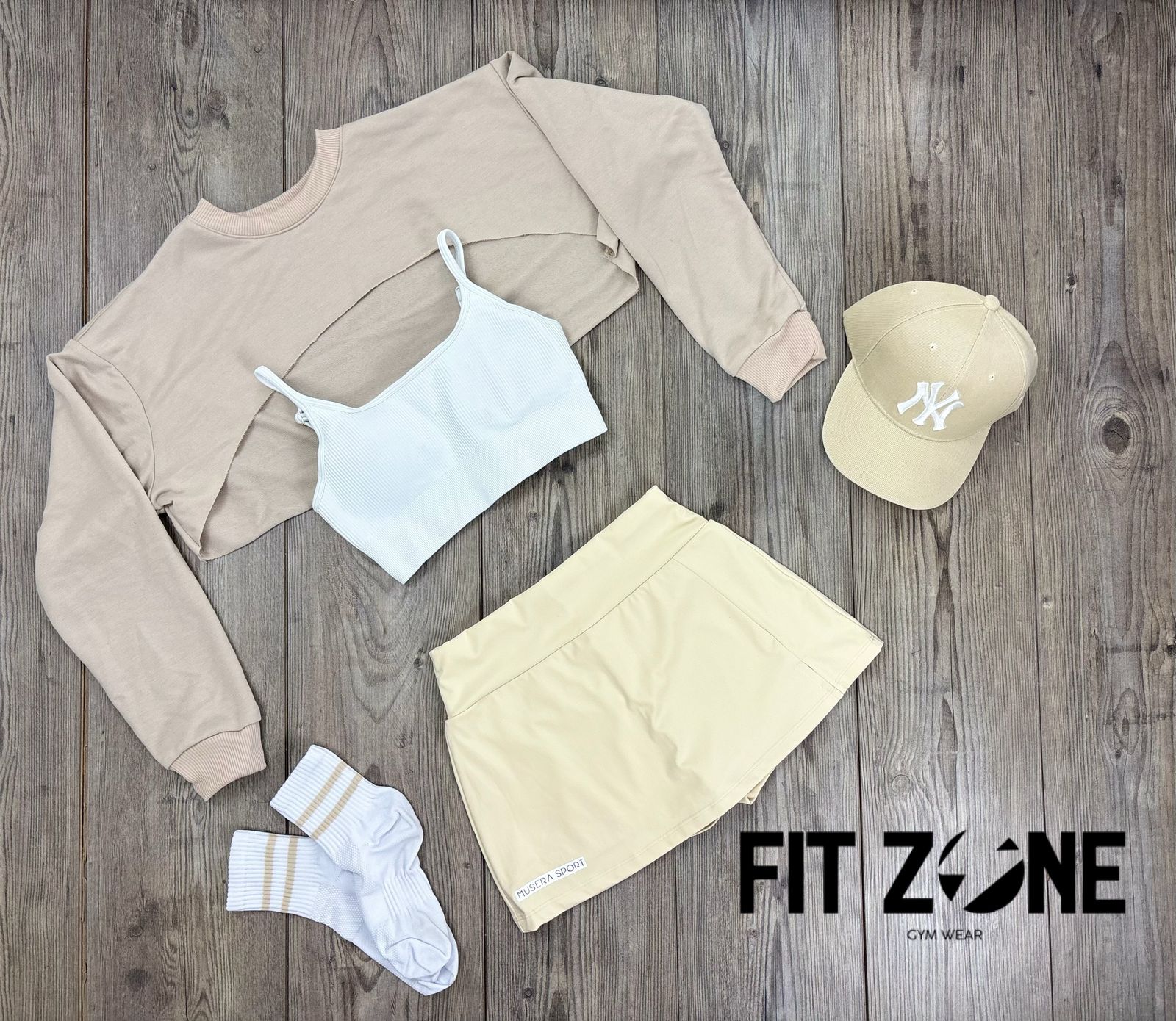 TOTAL LOOK FALDA, TOP Y MANGUITO