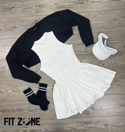 TOTAL LOOK VESTIDO OVERSET Y BUZO MANGUITO