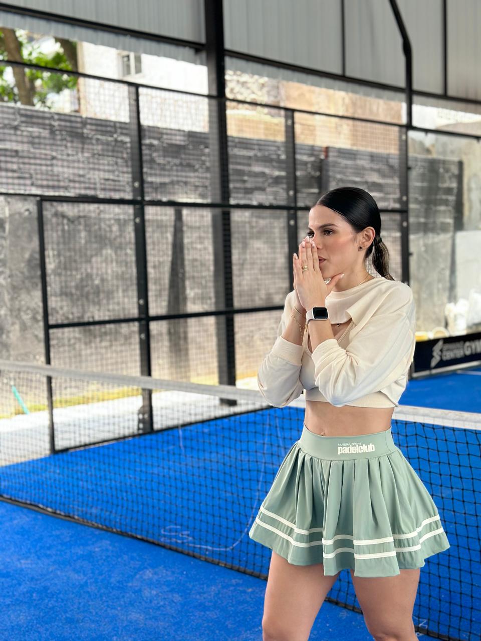 TOTAL LOOK FALDA, TOP Y MANGUITO