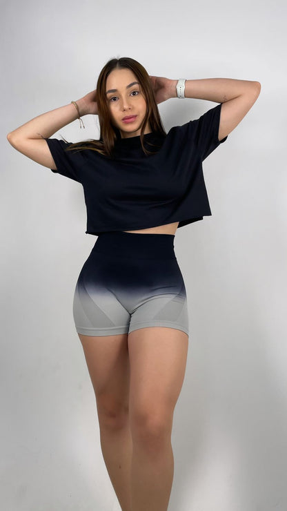 TOTAL LOOK SHORT HOOLAHA CON T SHIRT