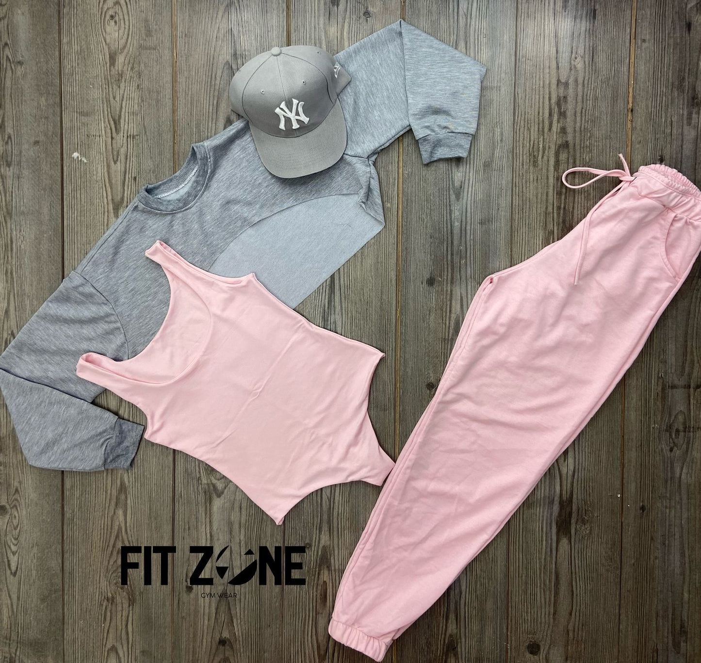 Trio basic joggers + top o body + buzo manguito gris