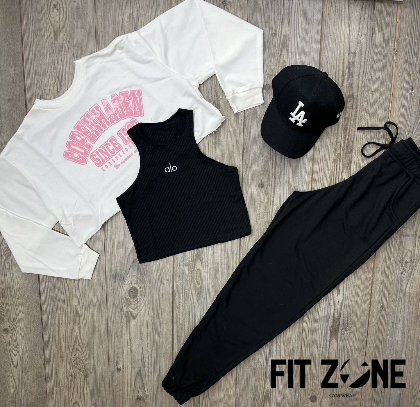 Trio basic joggers + top + buzo copenhagen marfil lt rosa