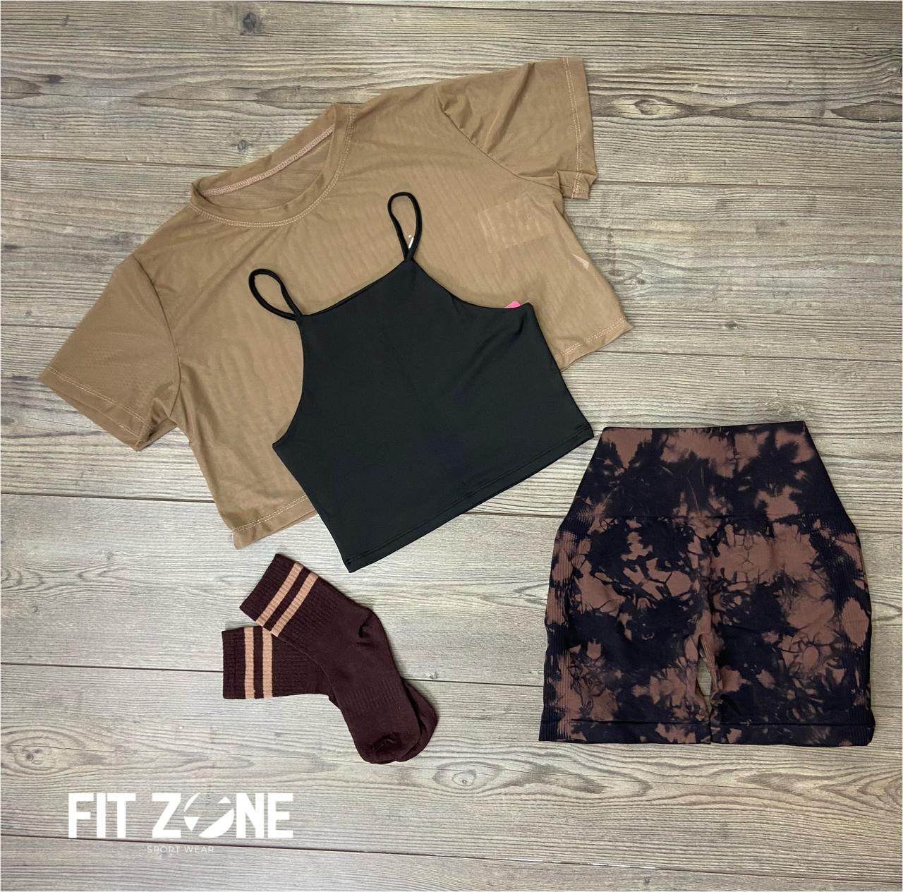 TOTAL LOOK SHORT, CROP TOP Y MALLA