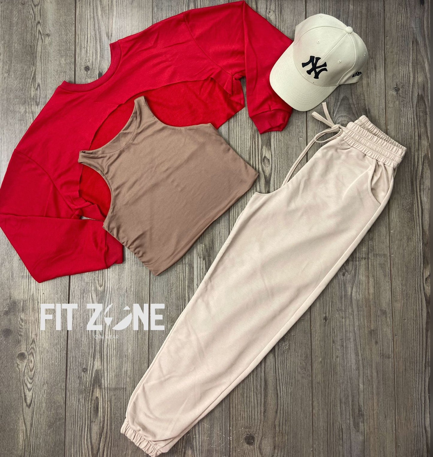 Trio basic joggers + top o body + buzo rojo