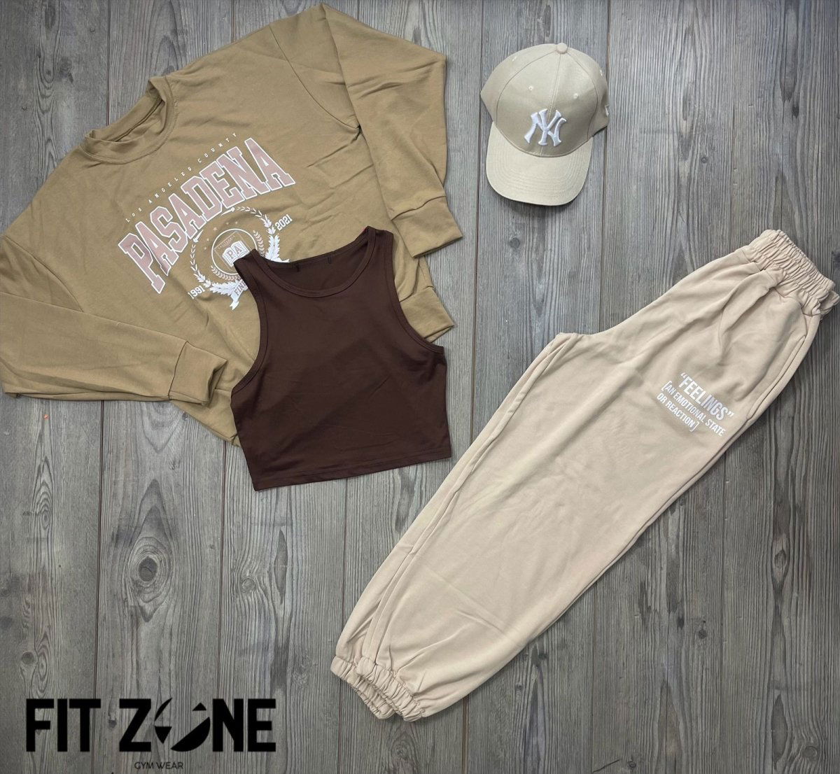 Trio basic joggers + top + buzo pasadena beige - Fitzone_ctg