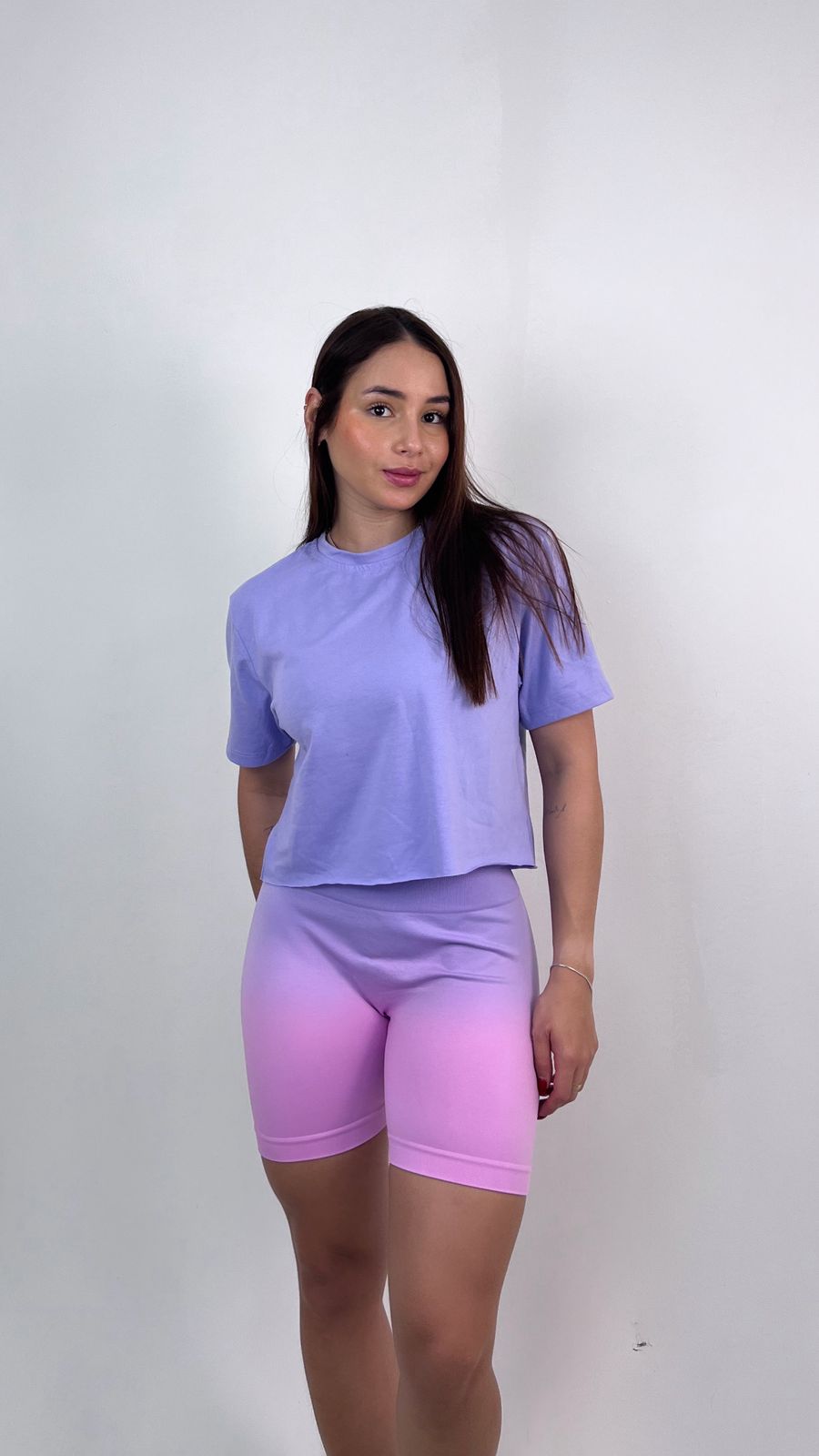 TOTAL LOOK SHORT HOOLAHA CON T SHIRT