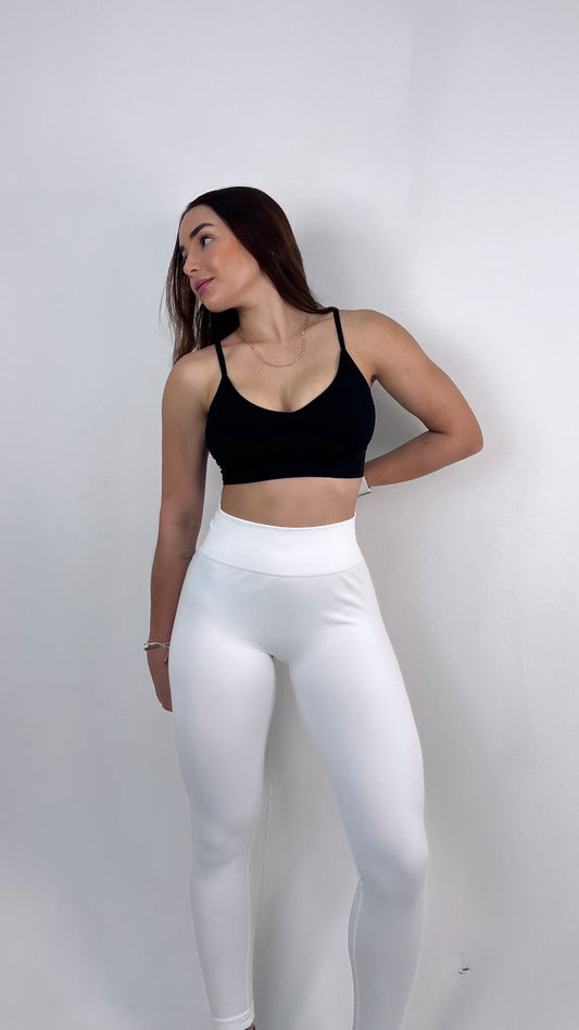 Top Amelia