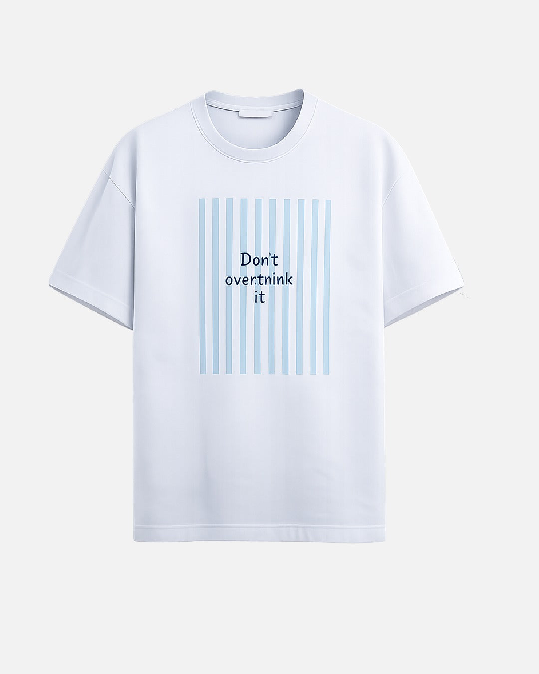Mujer con camiseta oversize Don't Overthink It de Fit Zone, vista frontal