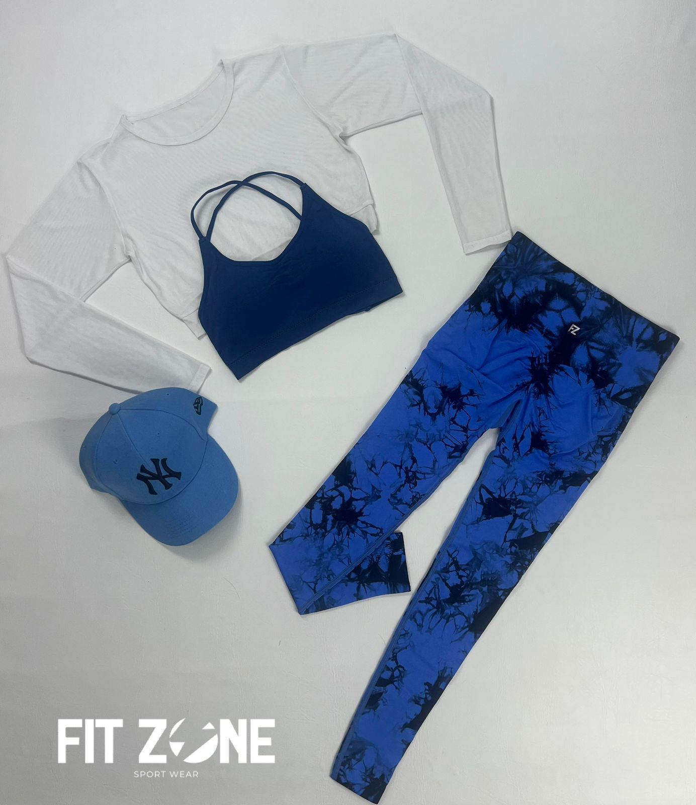 TOTAL LOOK LEGGING, TOP Y BUZO MALLA