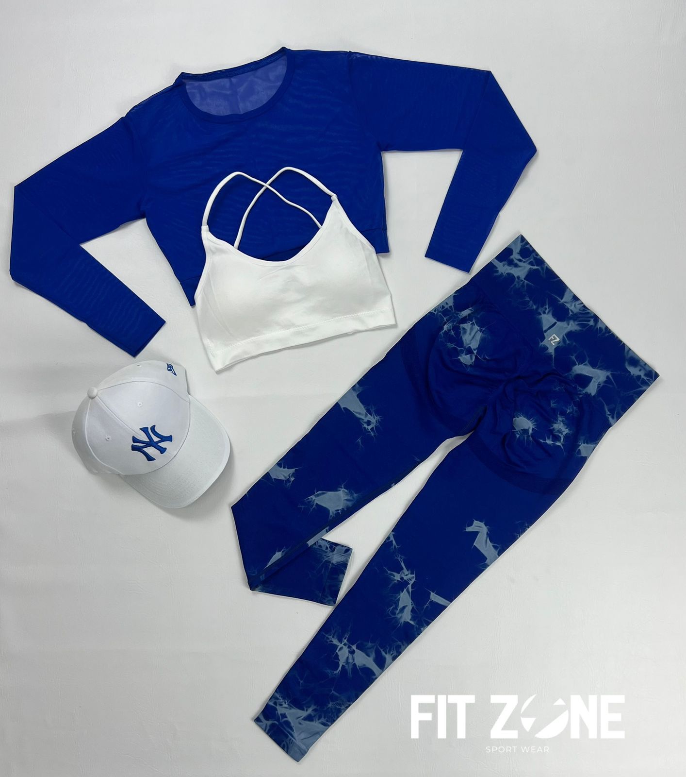 TOTAL LOOK LEGGING, TOP Y BUZO MALLA