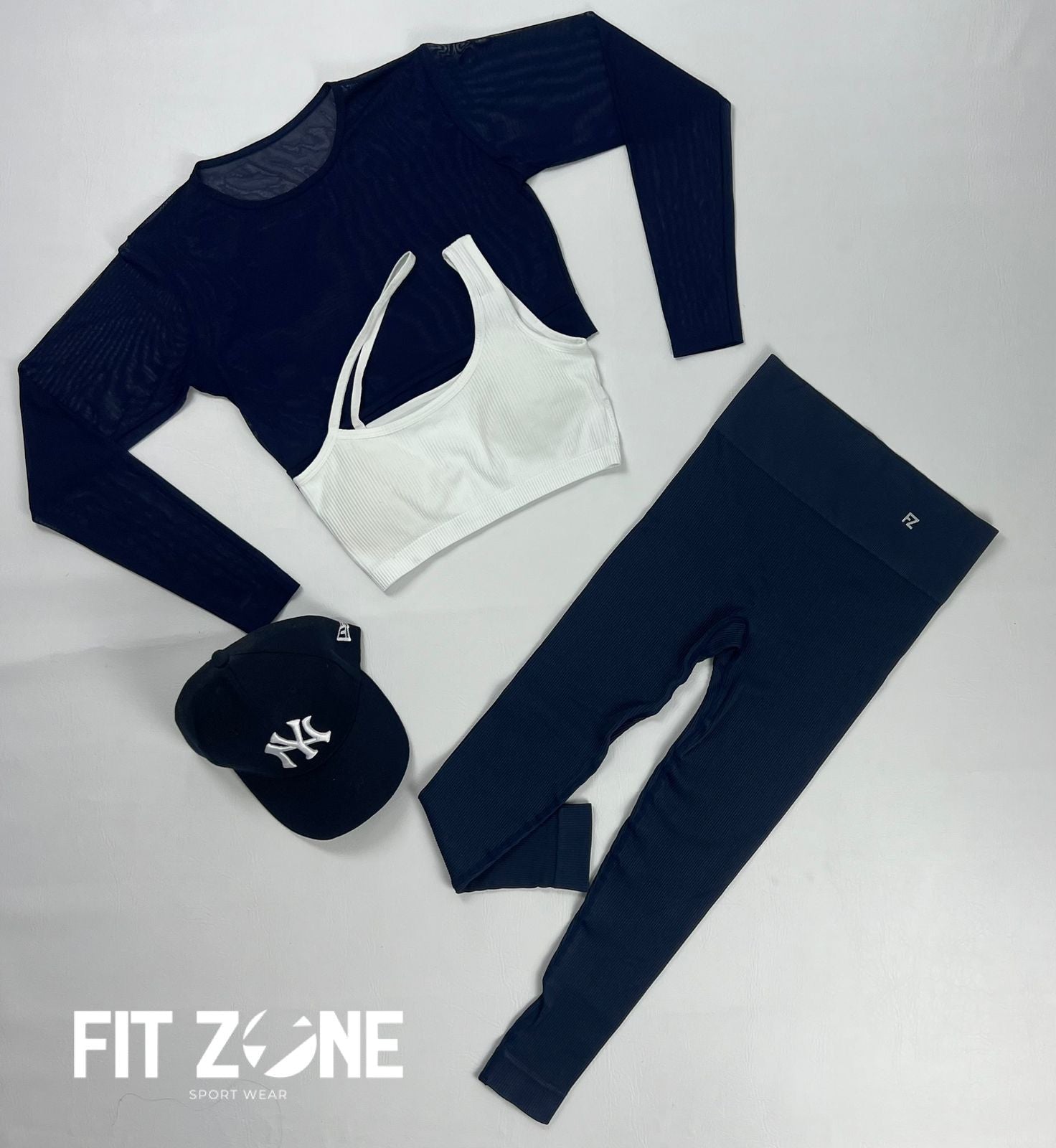 TOTAL LOOK LEGGING, TOP Y BUZO MALLA